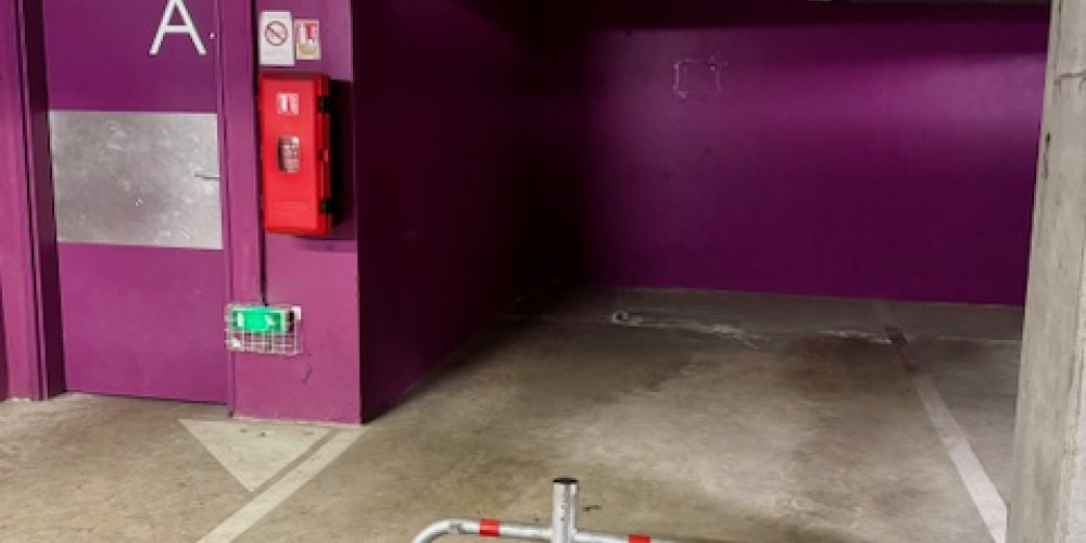 parking à BORDEAUX (33300)