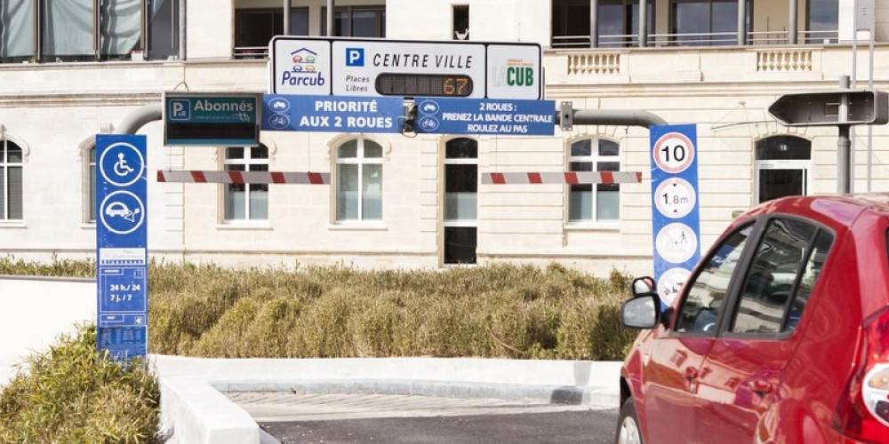 parking à MERIGNAC (33700)