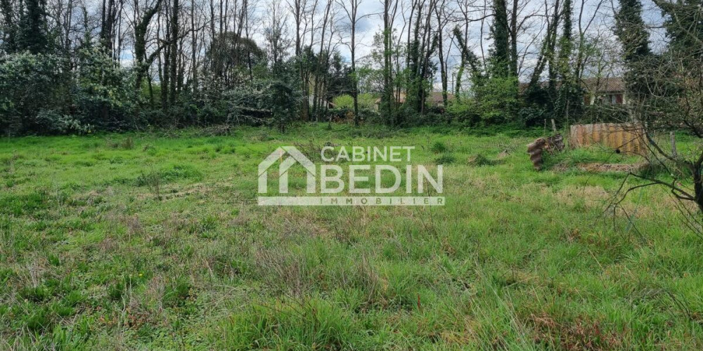 terrain à PODENSAC (33720)