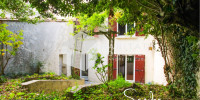 maison à BOURG (33710)