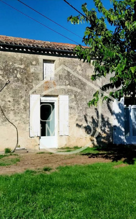 Maison  MOULIETS ET VILLEMARTIN