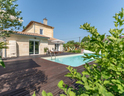 maison  IZON