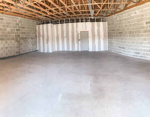 local commercial  CAVIGNAC