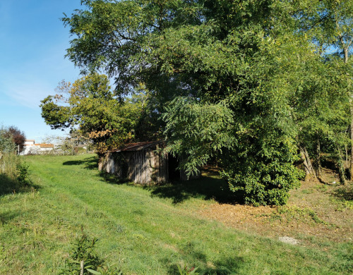 terrain  COUTRAS