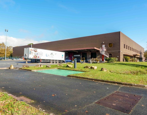 local industriel  CANEJAN