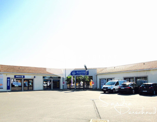 local commercial  CAVIGNAC