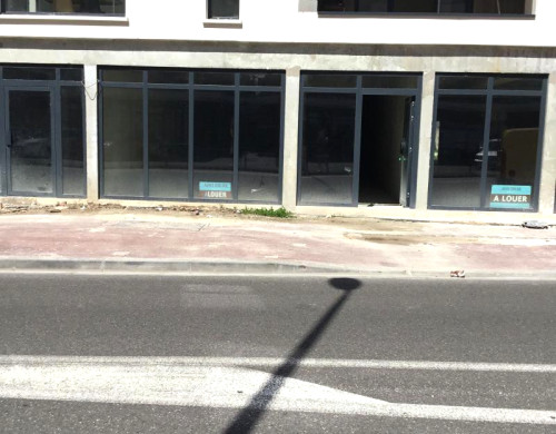 local commercial  LA TESTE DE BUCH