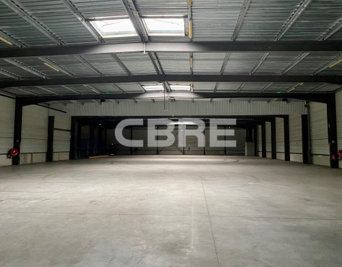 local industriel  LE HAILLAN